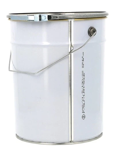 Kovové vědro s otevřenou hlavou se zlatem lemovaným interiérem